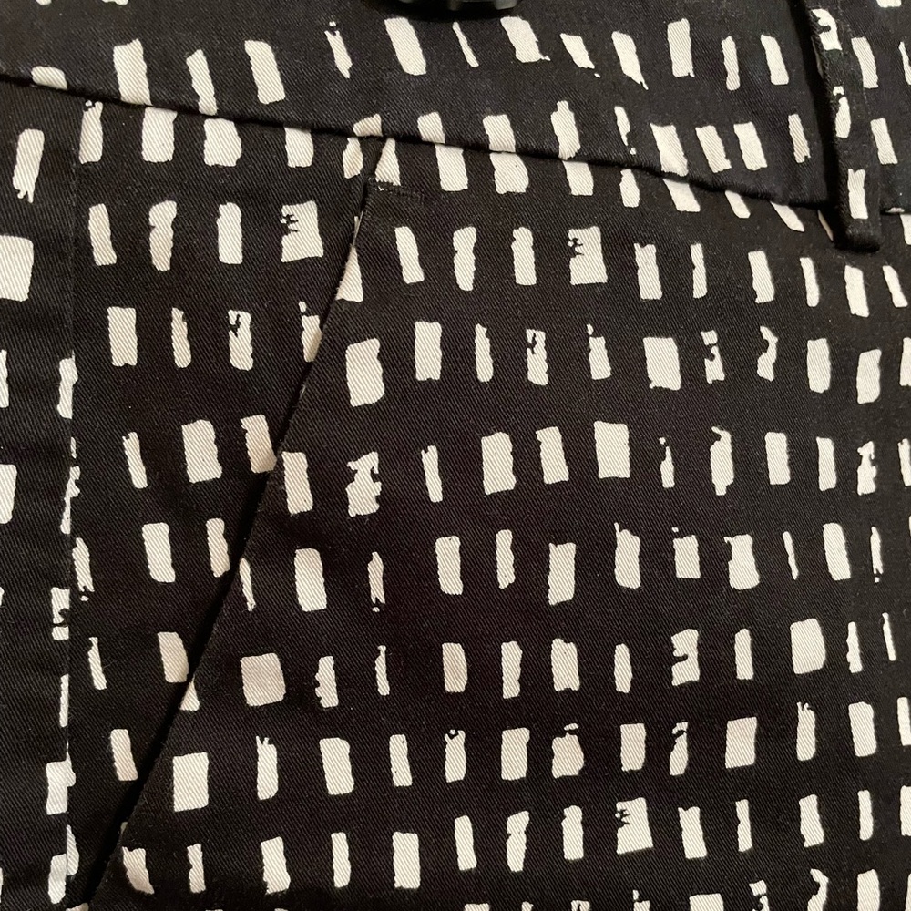 7th Avenue NY&CO Black and White Women's Stylish Shorts